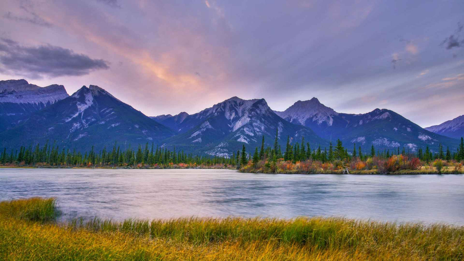 The Best National Parks with Lakes for Scenic Adventures